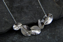 Load image into Gallery viewer, Leaf Statement Necklace