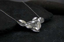 Load image into Gallery viewer, Leaf Statement Necklace