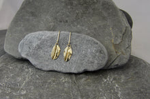 Load image into Gallery viewer, 9ct Gold Drop Leaf Earrings