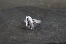 Load image into Gallery viewer, Silver Leaf Ring