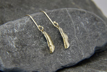 Load image into Gallery viewer, 9ct Gold Drop Leaf Earrings
