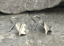 Load image into Gallery viewer, Leaf Drop Earrings