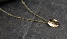 Load image into Gallery viewer, 9ct Gold Leaf Pendant