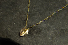 Load image into Gallery viewer, 9ct Gold Leaf Pendant