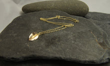 Load image into Gallery viewer, 9ct Gold Leaf Pendant