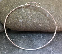 Load image into Gallery viewer, Circle Clasp Bangle - Lucy Symons Jewellery