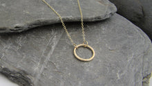 Load image into Gallery viewer, Gold Hammered Circle Necklace