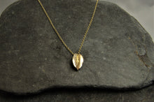 Load image into Gallery viewer, 9ct Gold Leaf Pendant