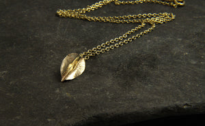 9ct Gold Leaf Pendant