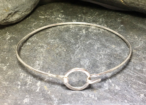 Circle Clasp Bangle - Lucy Symons Jewellery